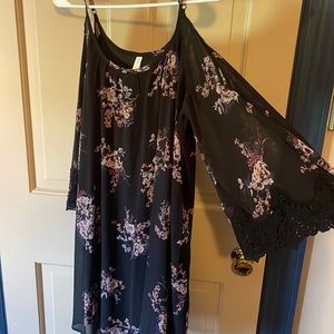 Really cute floral dress!